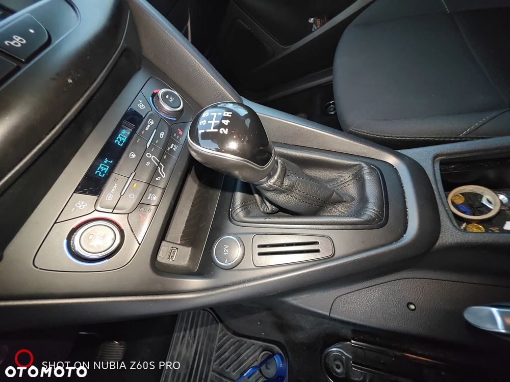 Ford Focus 1.6 SYNC Edition - 3