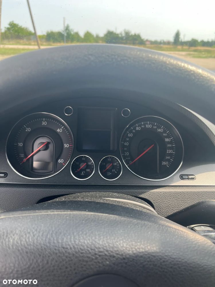 Volkswagen Passat 1.9 TDI Comfortline - 23