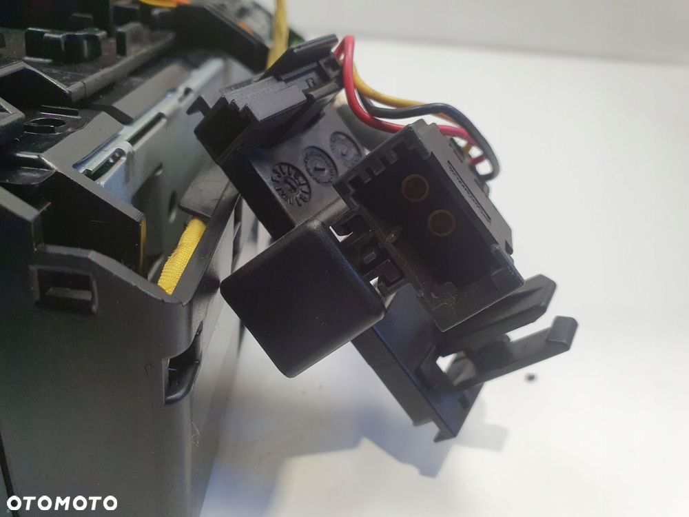 Mercedes CLS C219 W219 PANEL KONSOLI ŚRODKOWEK Zmieniarka A2196800552 - 8