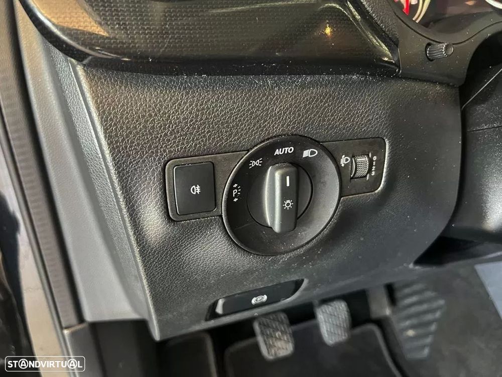 Mercedes-Benz B 180 - 18