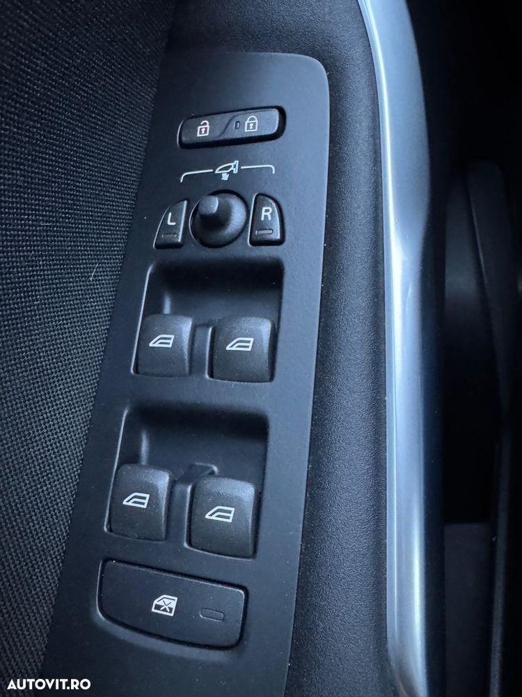 Volvo V40 D2 - 30