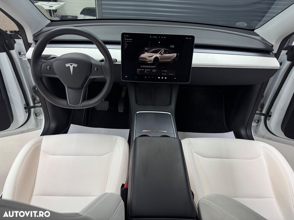 Tesla Model Y Long Range Dual Motor AWD - 10