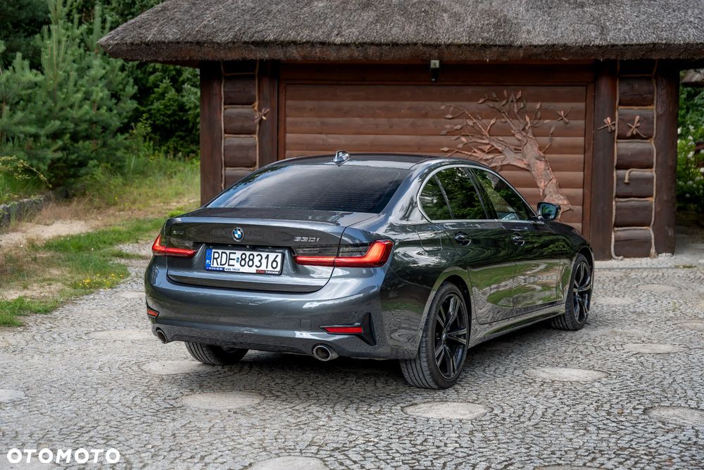 BMW Seria 3 330i xDrive Sport Line - 5