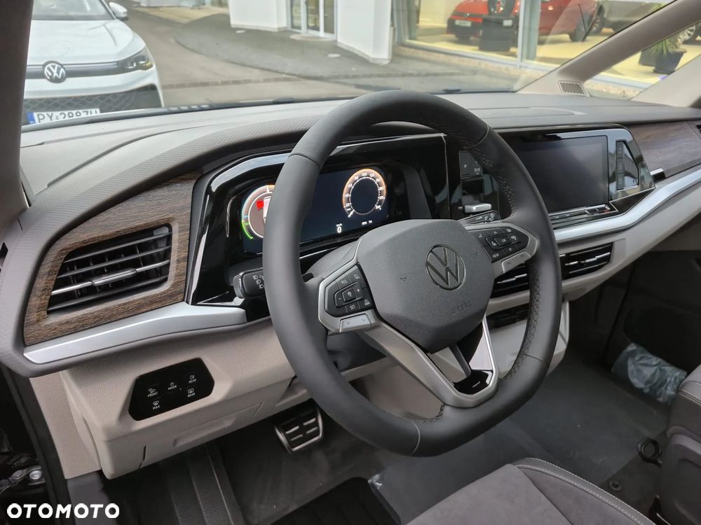 Volkswagen Multivan - 10