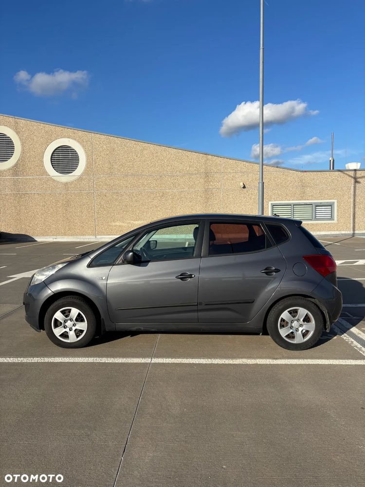 Kia Venga - 8