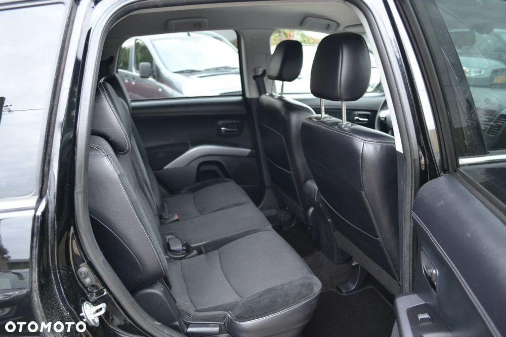 Mitsubishi Outlander 2.0 Intense 2WD CVT - 14
