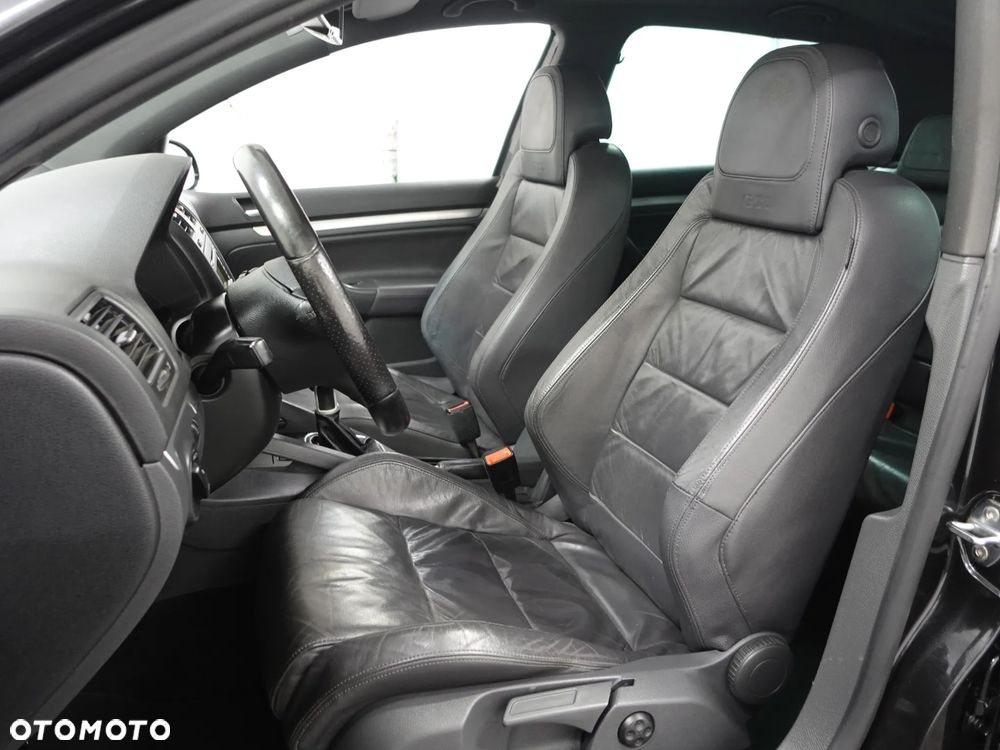 Volkswagen Golf - 21
