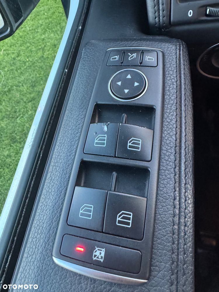Mercedes-Benz Klasa G 63 AMG AMG SPEEDSHIFT 7G-TRONIC - 24