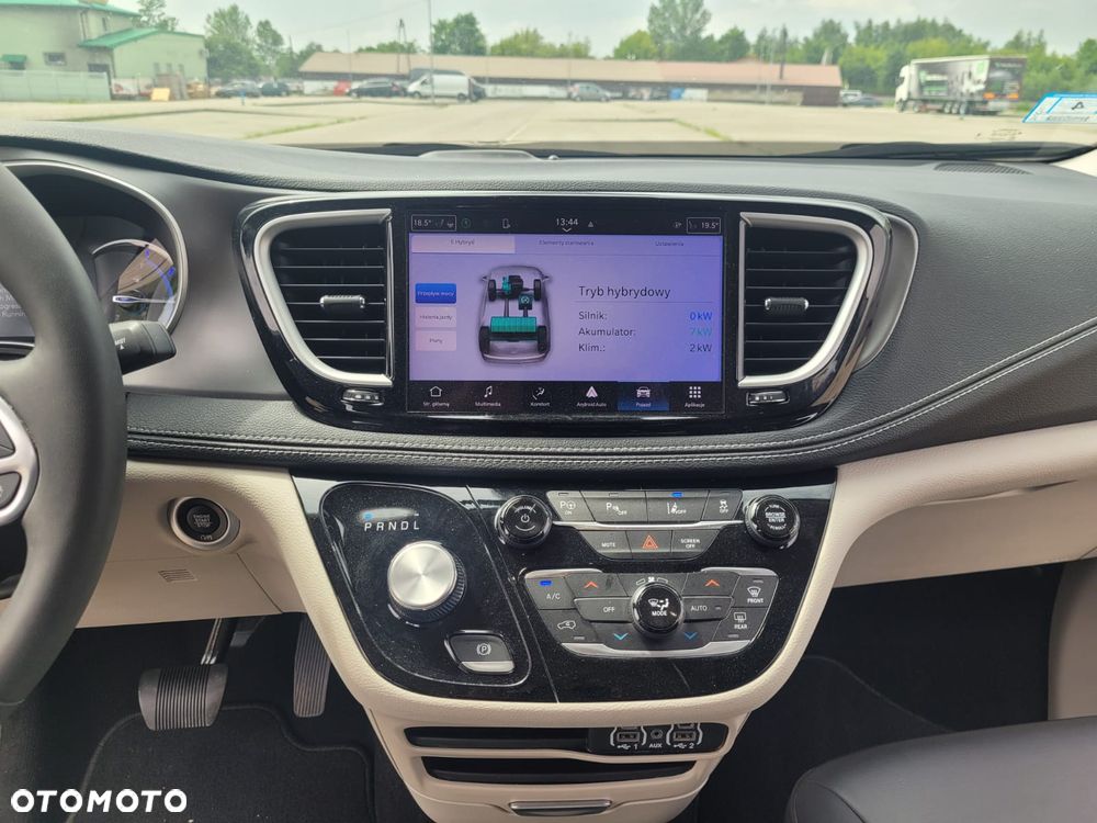 Chrysler Pacifica - 20