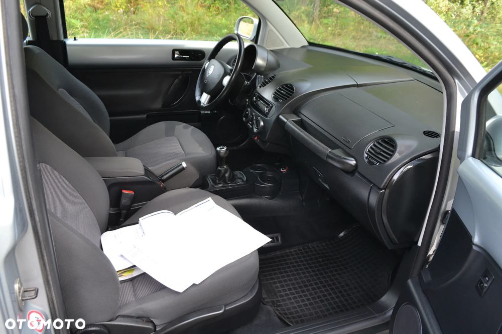 Volkswagen New Beetle - 23