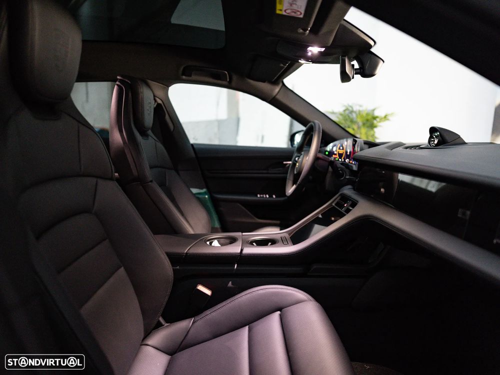 Porsche Taycan Sport Turismo 4S Black Edition - 29