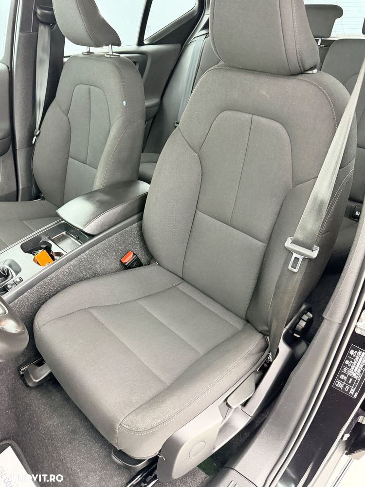 Volvo XC 40 T2 Momentum Core - 11