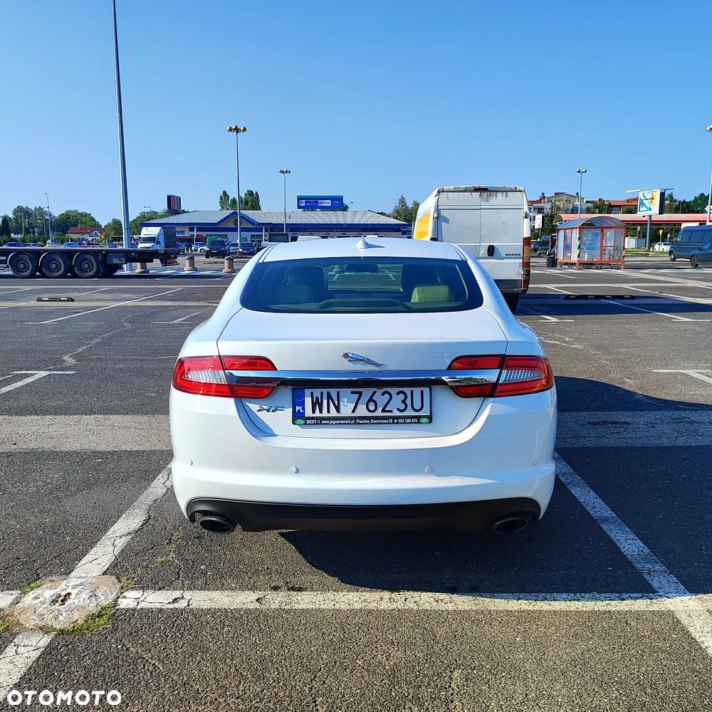 Jaguar XF 2.0 T Classic - 7