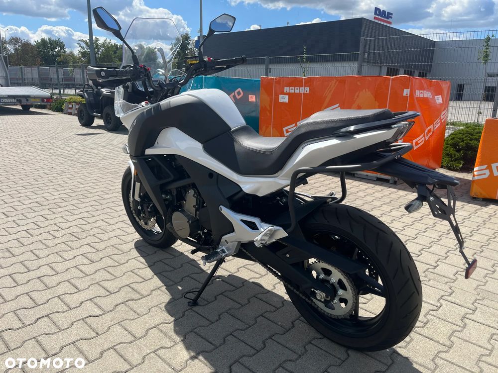 CFMoto 650 MT - 4