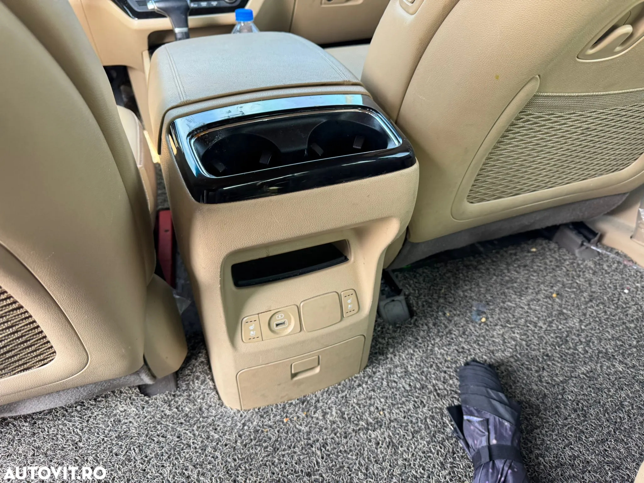 Kia Carnival - 23