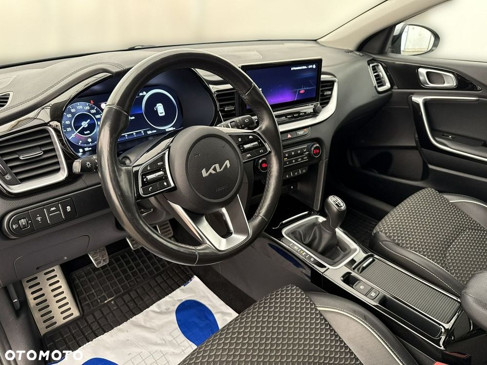 Kia Ceed - 14