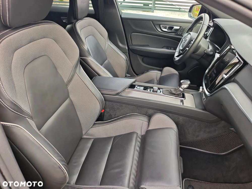 Volvo V60 T4 Geartronic R-Design - 12