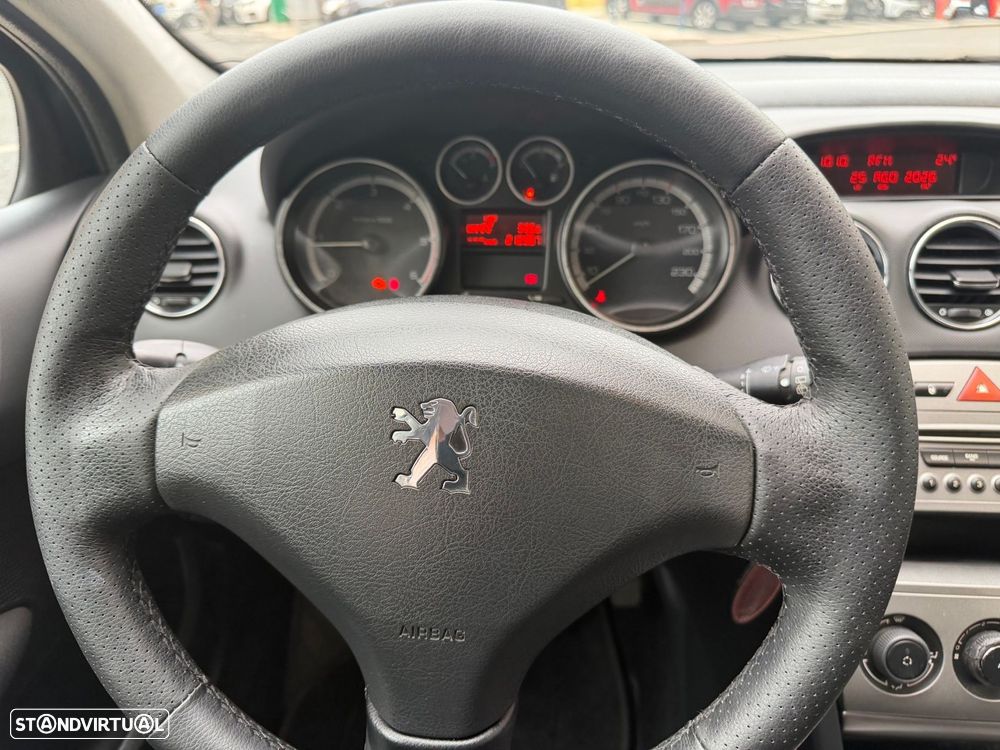 Peugeot 308 1.6 HDi Executive - 21