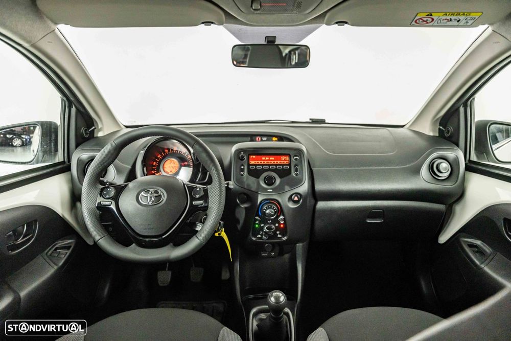 Toyota Aygo 1.0 X-Clusiv - 10