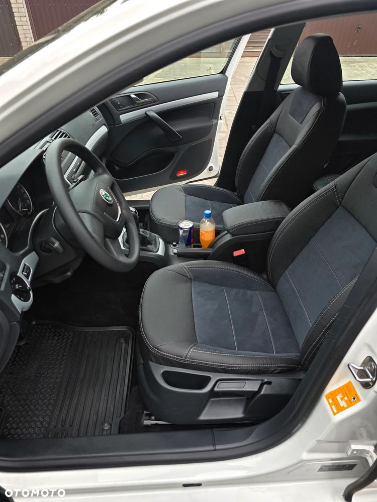 Skoda Octavia 1.6 Elegance EU5 - 17