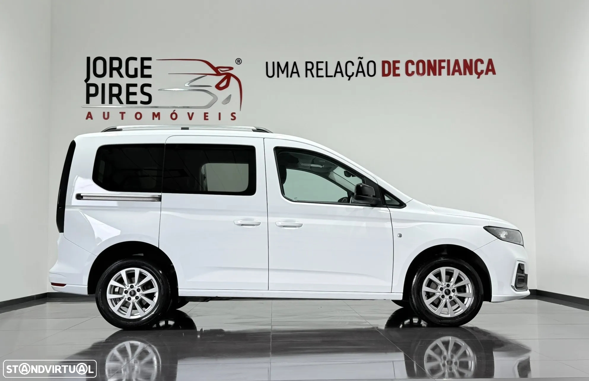 Ford Tourneo Connect 2.0 TDCi Titanium - 14
