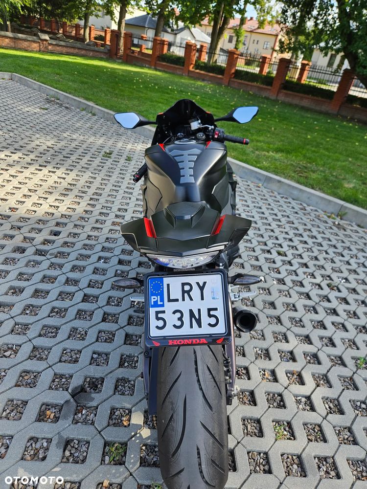 Honda CBR - 8