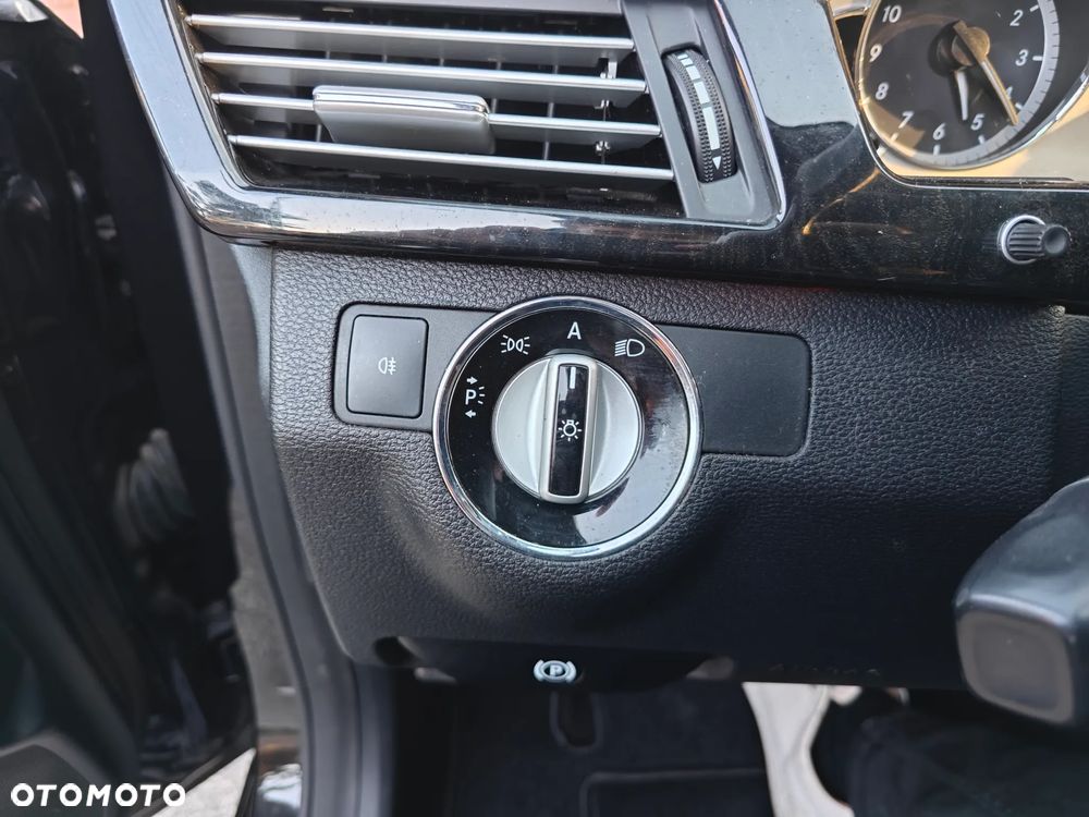 Mercedes-Benz Klasa E 200 CDI DPF BlueEFFICIENCY Automatik Avantgarde - 38