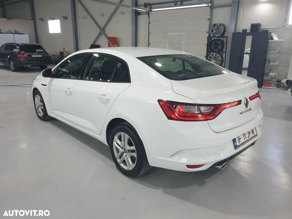 Renault Megane TCe Business - 13