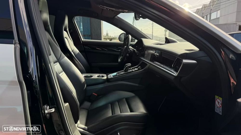 Porsche Panamera Sport Turismo 4 E-Hybrid - 13