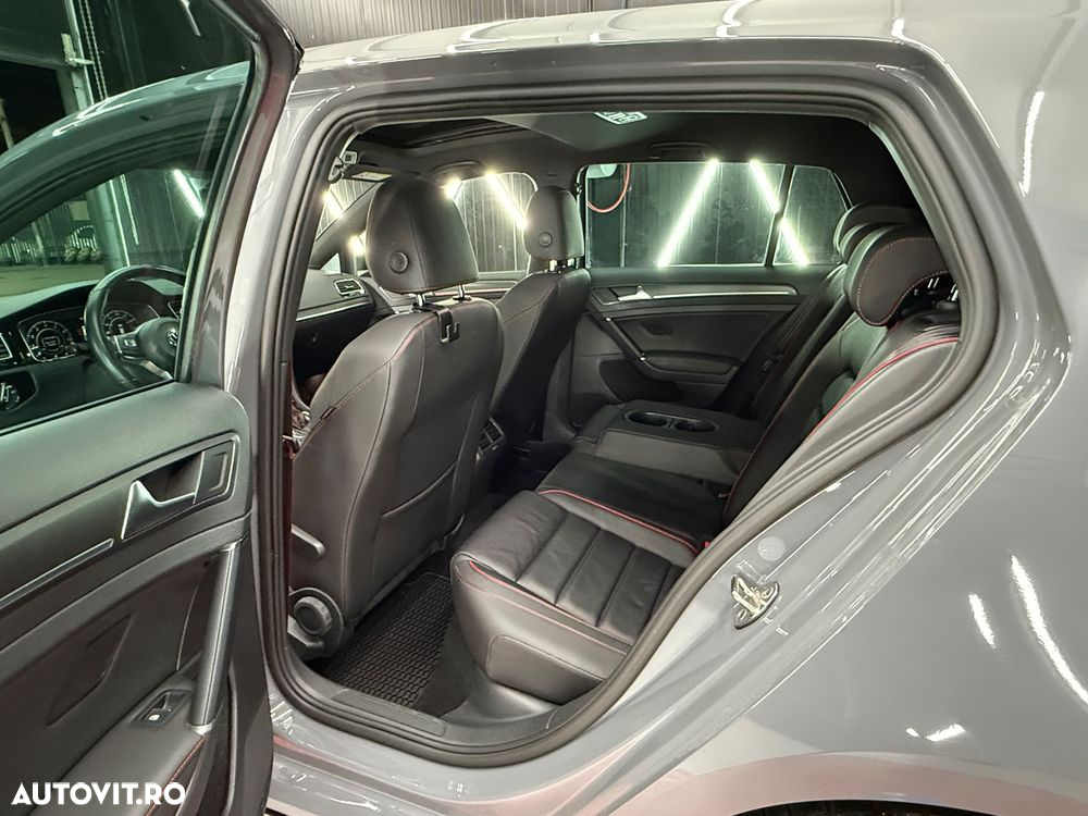 Volkswagen Golf GTI TCR 2.0 TSI OPF DSG - 12