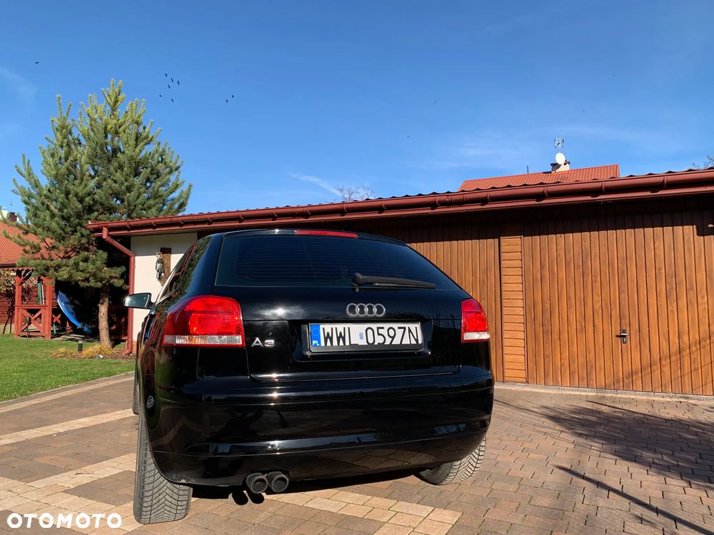 Audi A3 3-drzwiowe 2.0 FSI Attraction - 32