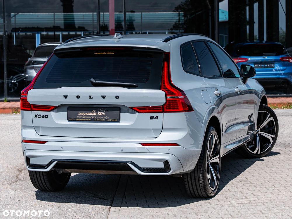 Volvo XC 60 B4 B Plus Dark - 3