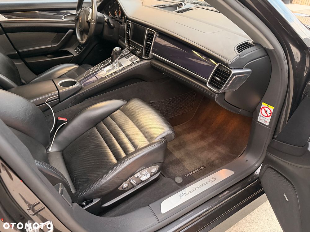 Porsche Panamera 4S - 12