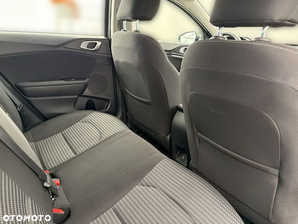 Kia Ceed - 24