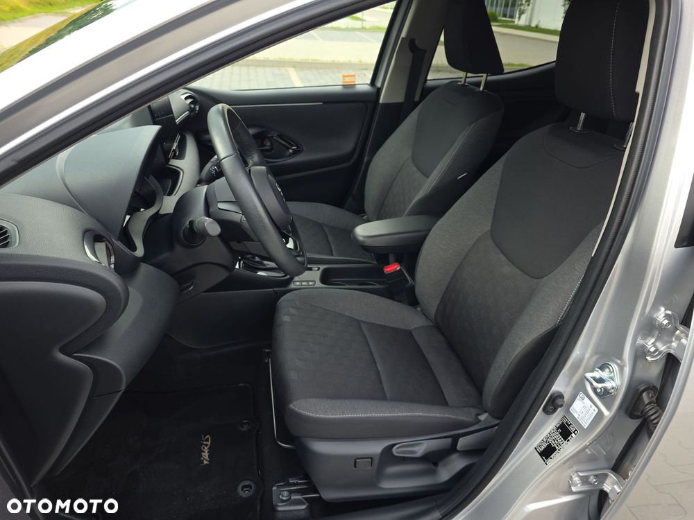 Toyota Yaris Hybrid 1.5 Style - 12