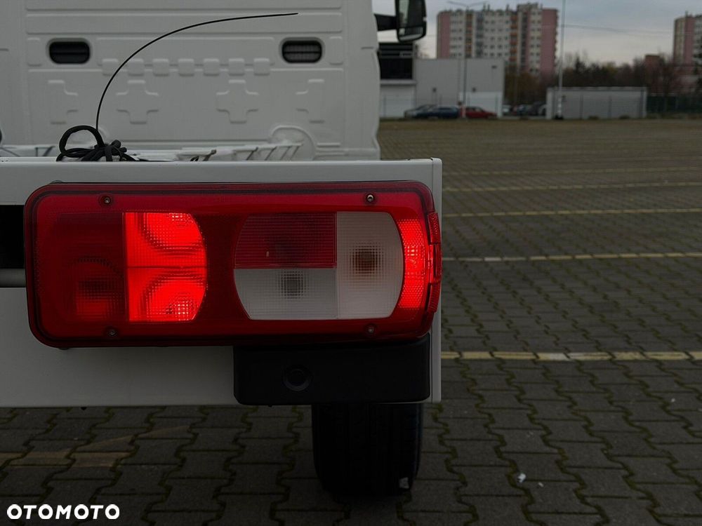 Volkswagen Crafter Crafter 35 Podwozie z pojedynczą kabiną silnik: 2,0 l EURO VI SCR 163 KM / skrzynia biegów: Przedni napęd automatyczna 8-biegowa rozstaw osi: 4490 mm - 20