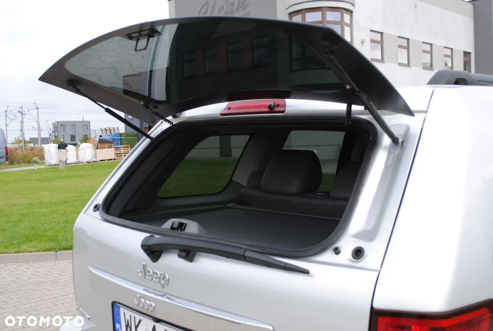 Jeep Grand Cherokee - 20