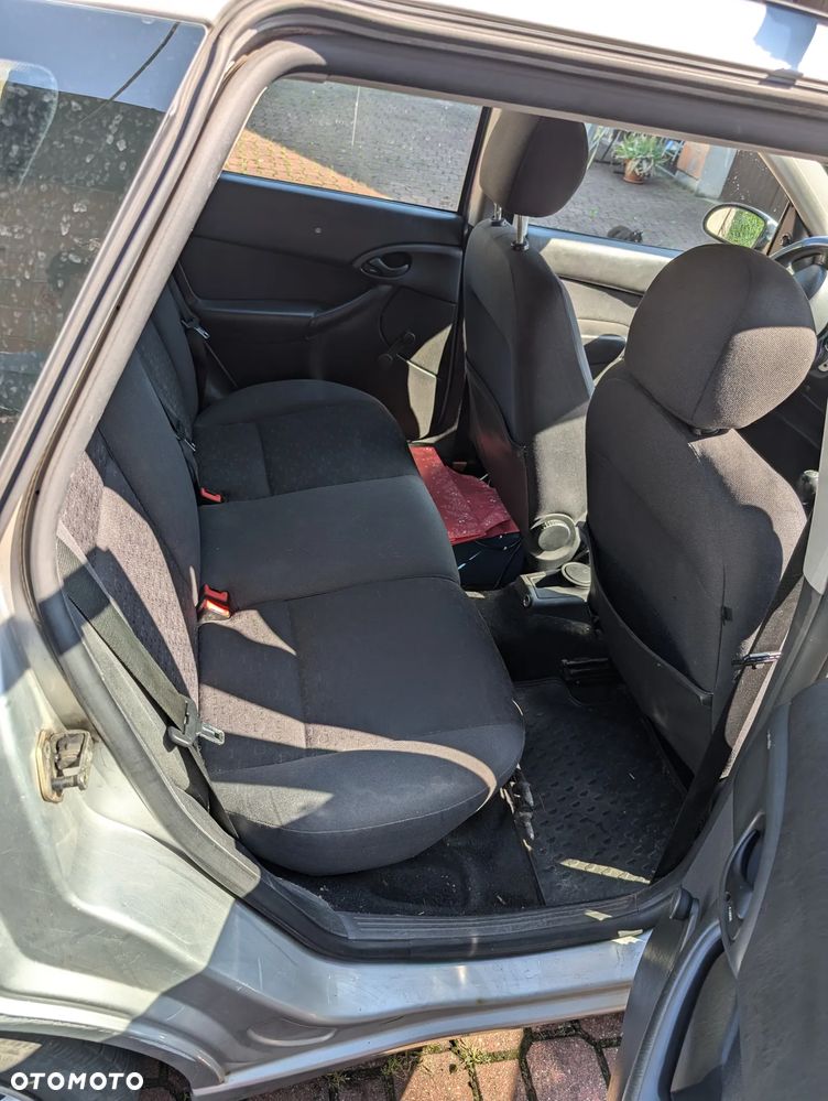 Ford Focus 1.8 Di Ambiente - 10