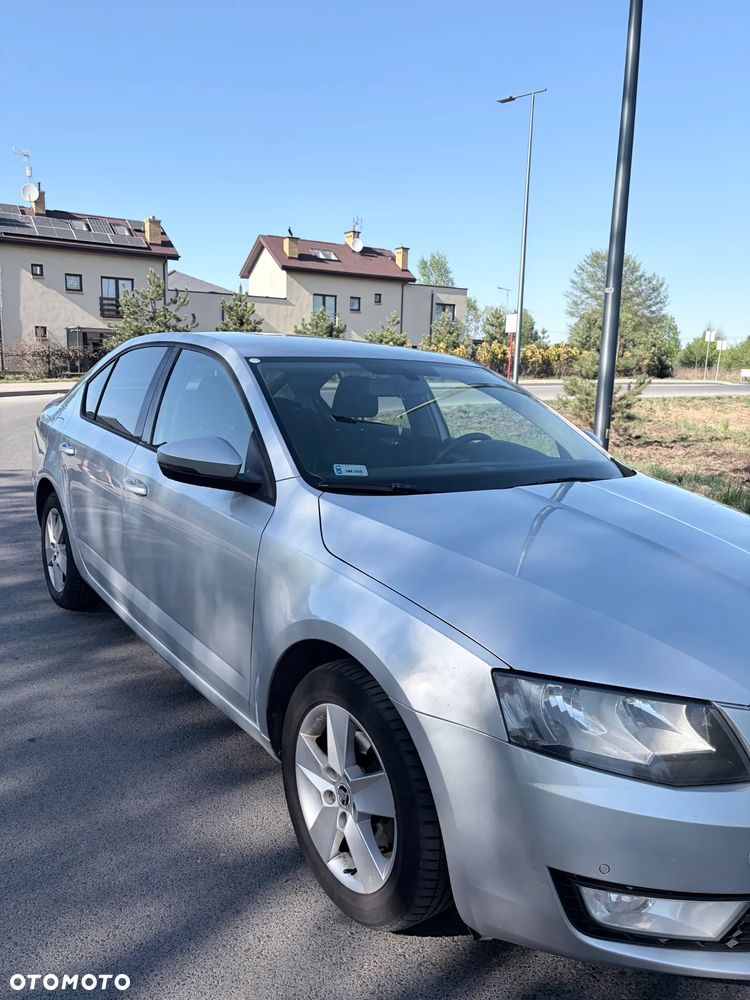 Skoda Octavia 1.6 TDI Ambition DSG - 5