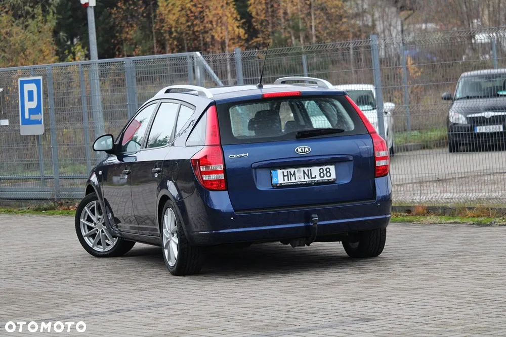 Kia Ceed - 13