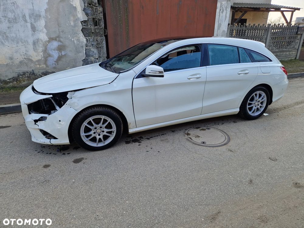 Mercedes-Benz CLA 180 Peak Edition - 4