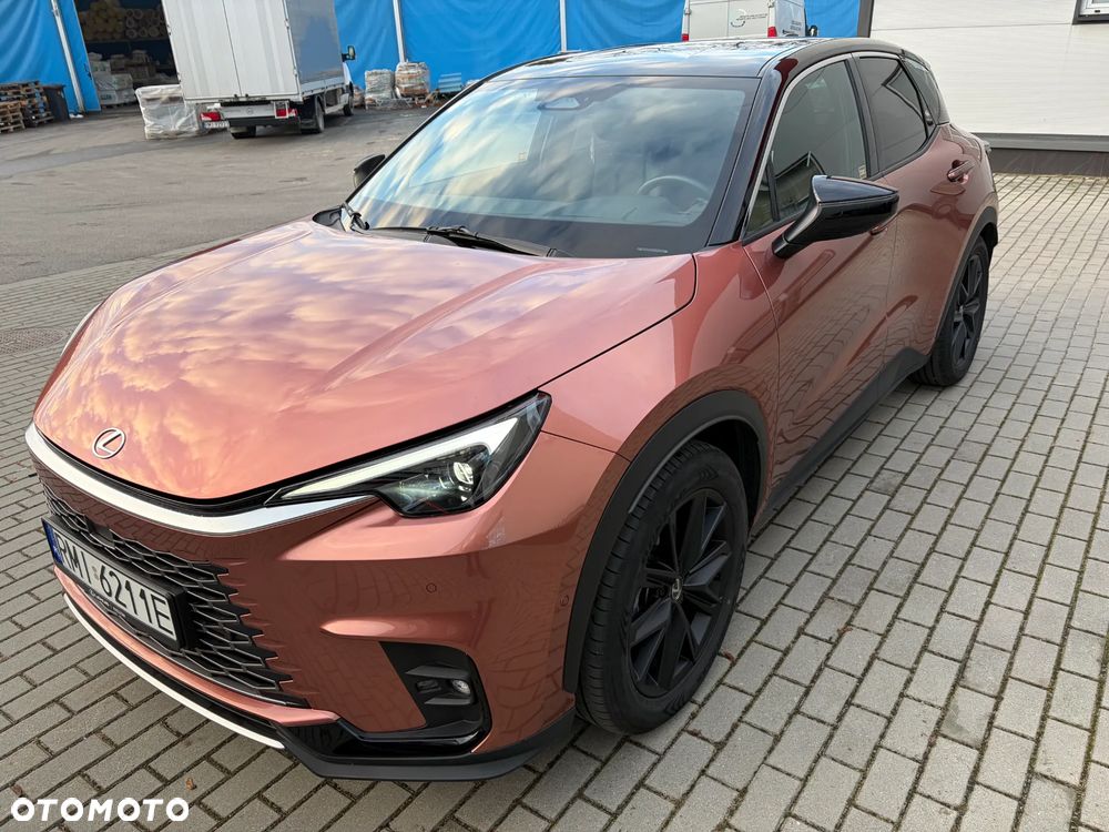 Lexus LBX 1.5 Hybrid Cool AWD - 1