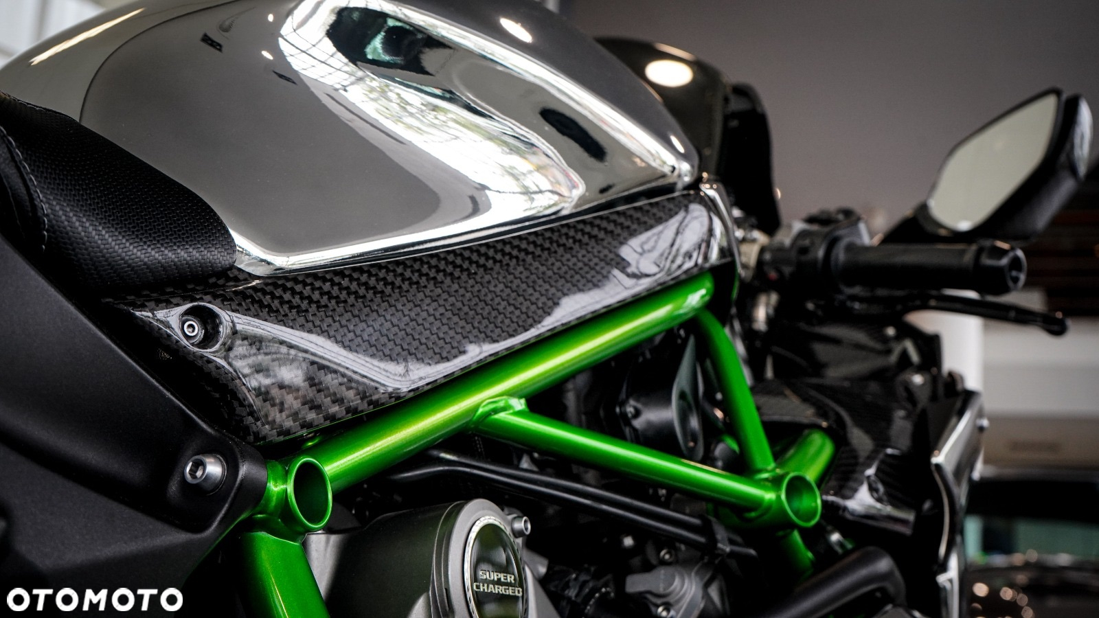 Kawasaki H2 - 18