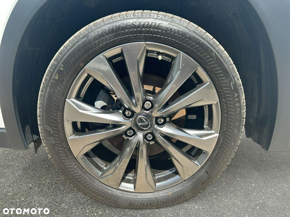 Lexus UX - 9