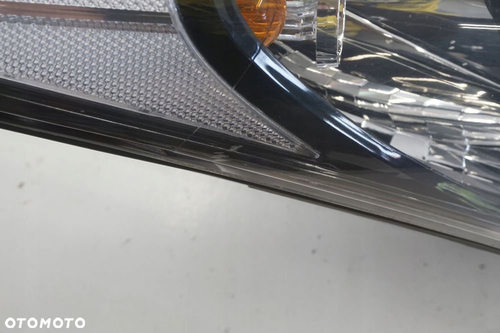 HYUNDAI I30 II 12R LAMPA PRAWY PRZÓD ANGLIK UK - 4