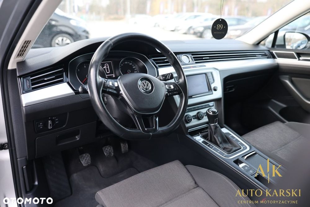Volkswagen Passat - 18