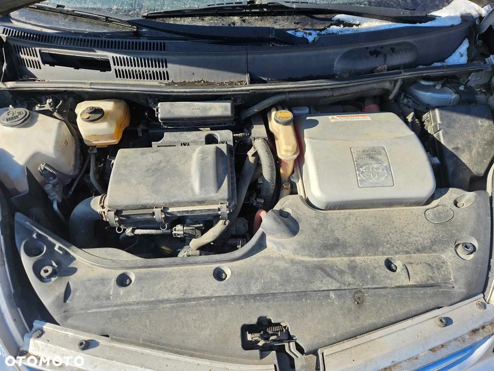 Toyota Prius (Hybrid) Executive - 12