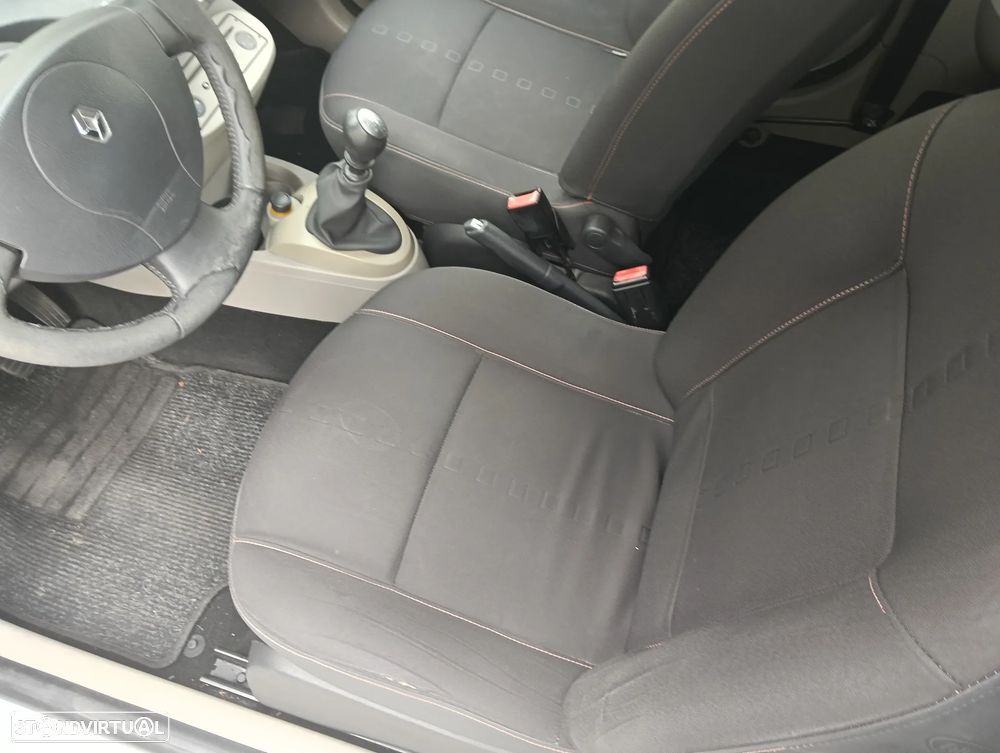 Renault Twingo 1.2 16V Walkman - 11