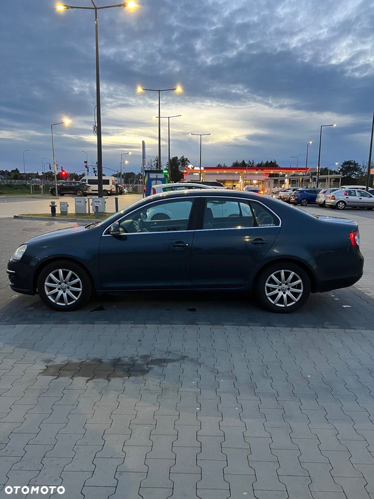 Volkswagen Jetta 1.9 TDI Trendline - 16