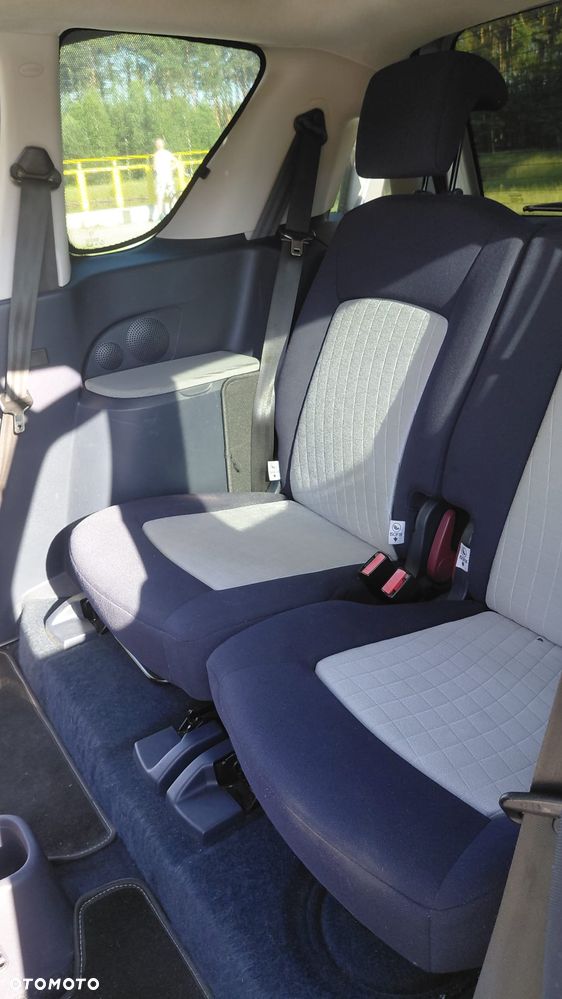 Peugeot 1007 - 8